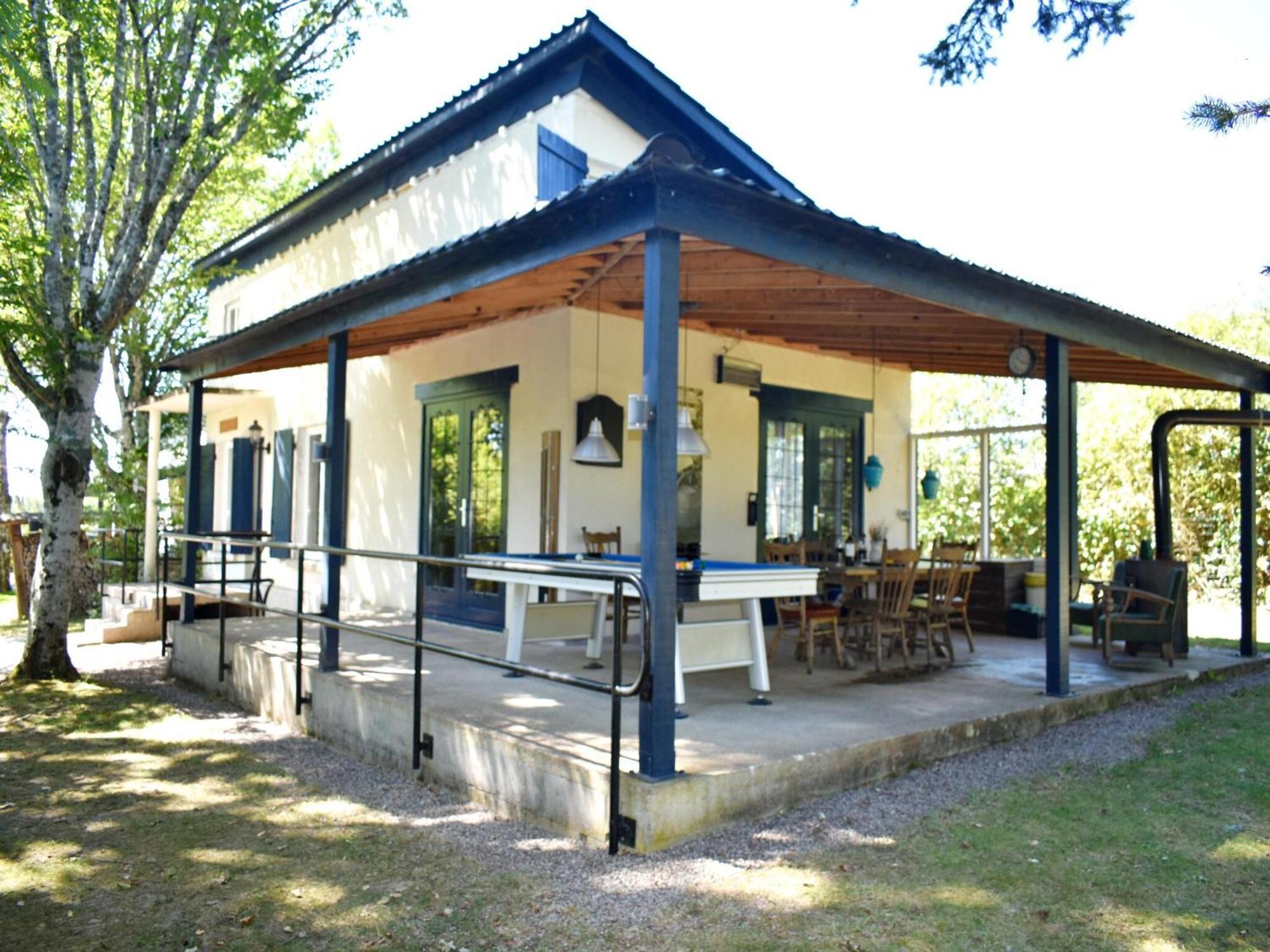 Modern Holiday Home Near The Forest Saint-Honore-les-Bains Экстерьер фото